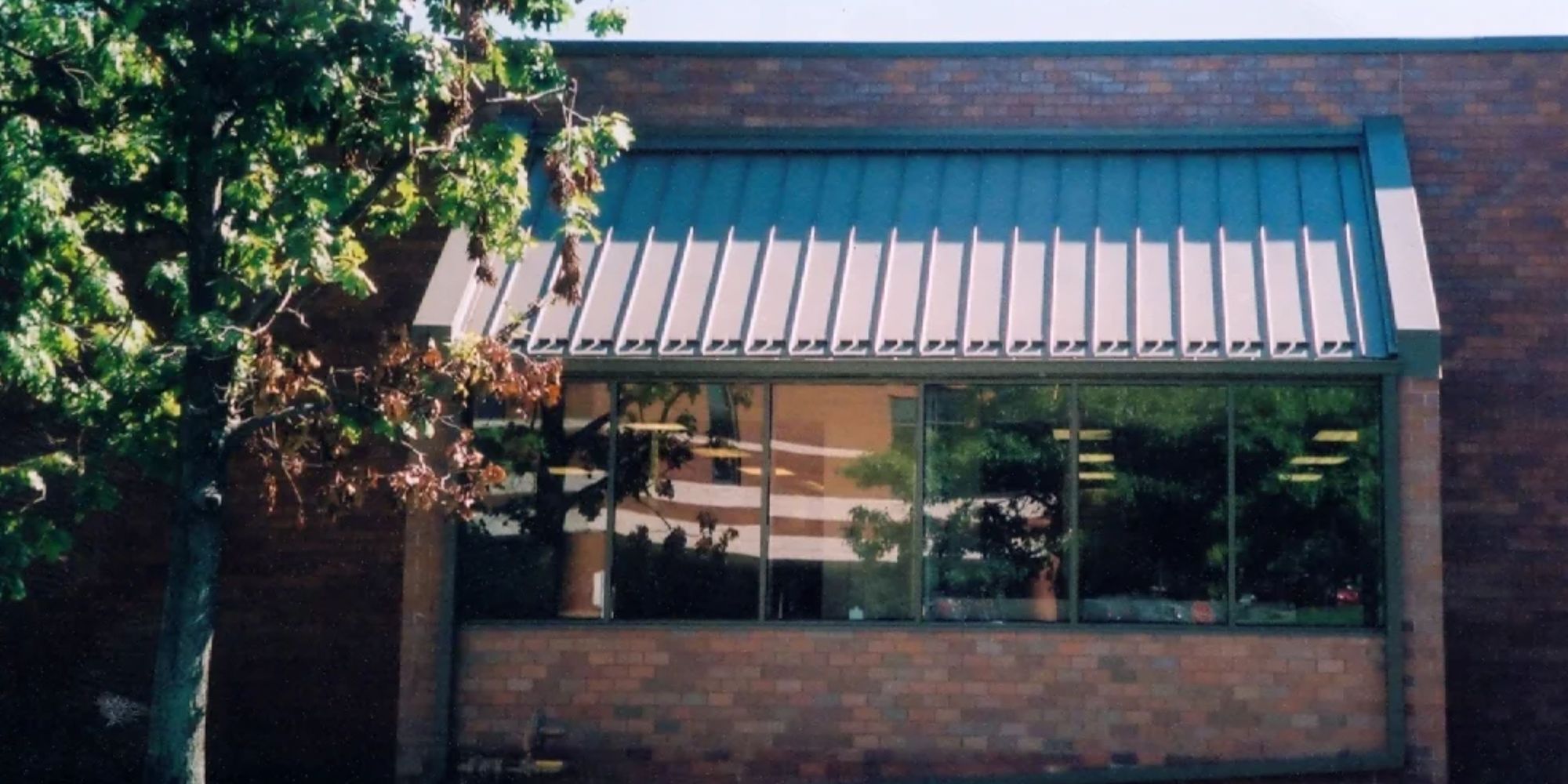 Why Are Snaplock Standing Metal Roof Panels Gaining Attention in Modern Construction?